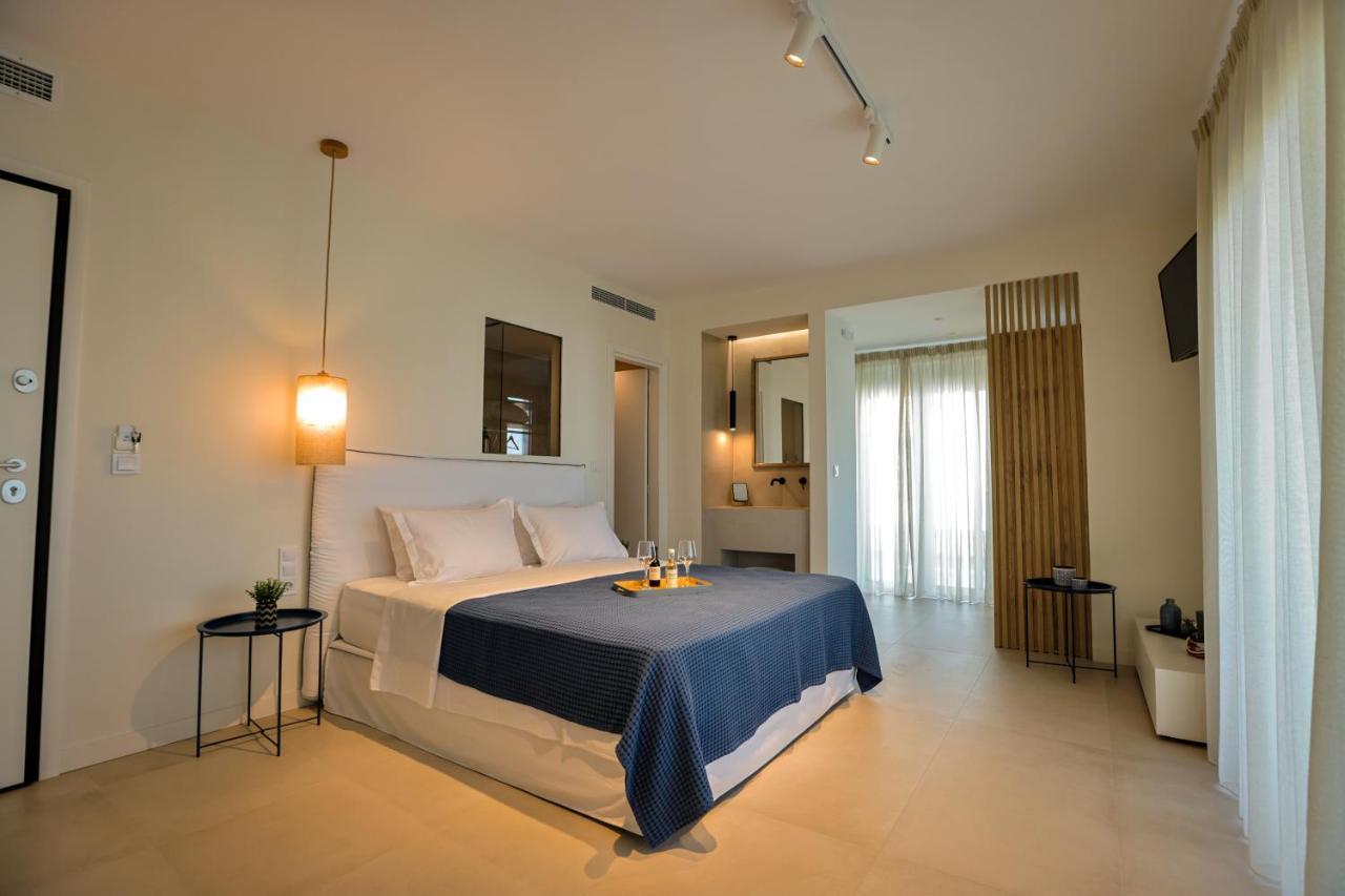 La Mer Bleue Boutique Suite Vrachati Bagian luar foto