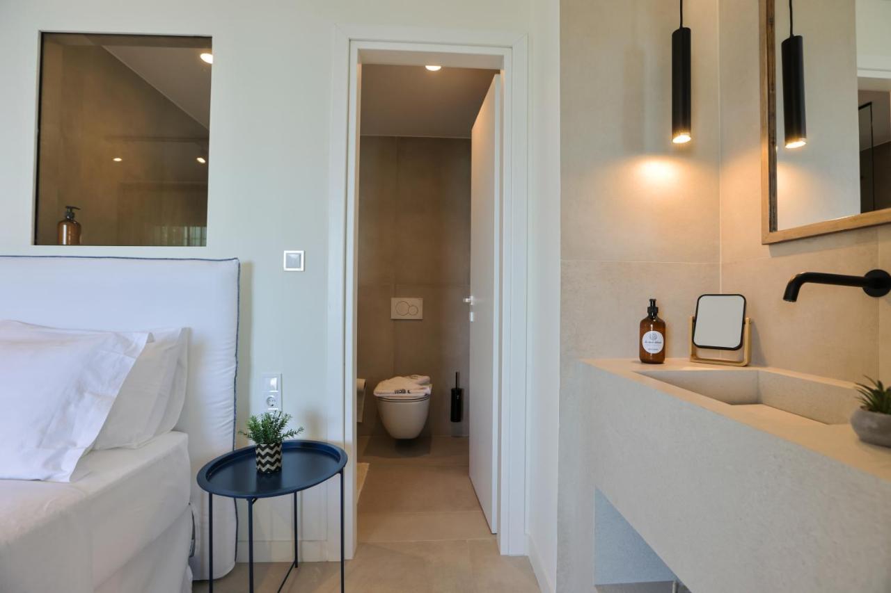 La Mer Bleue Boutique Suite Vrachati Bagian luar foto